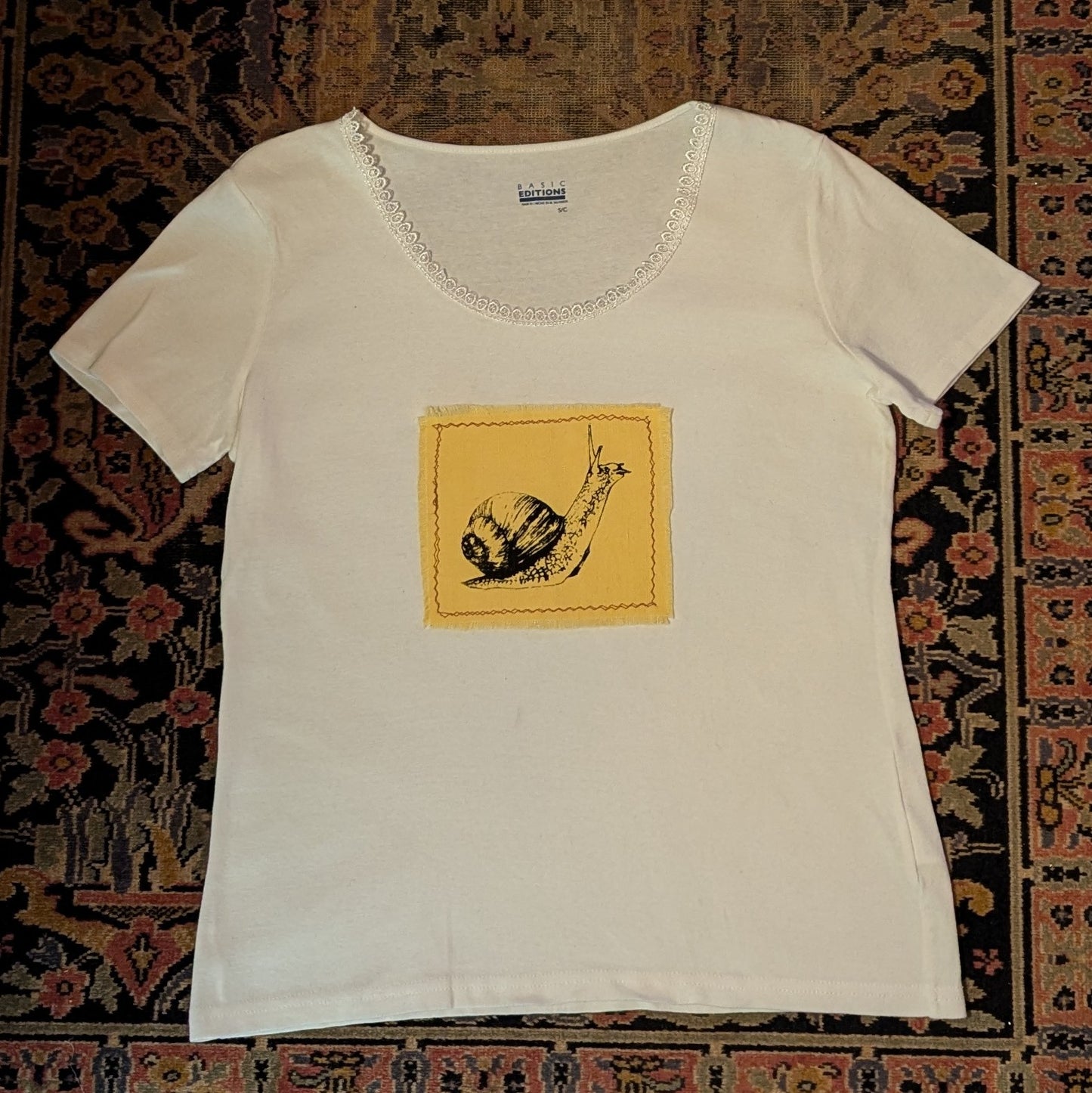 Women's Medium Snail Patch Tshirt