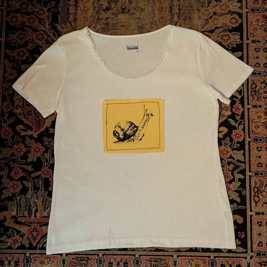Women's Medium Snail Patch Tshirt