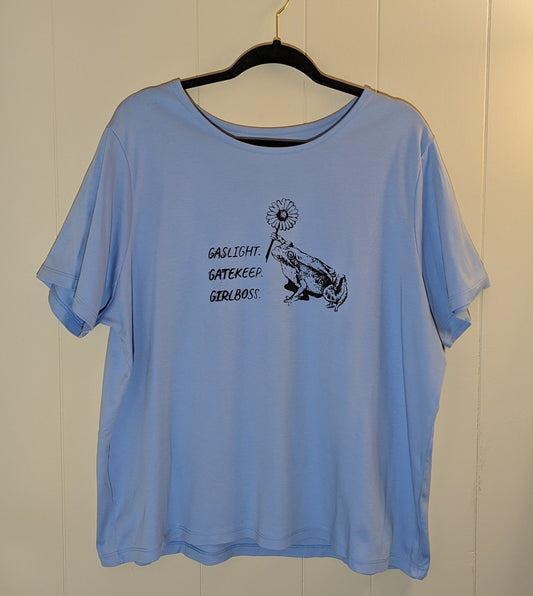 2XL Women's gaslighting frog shirt