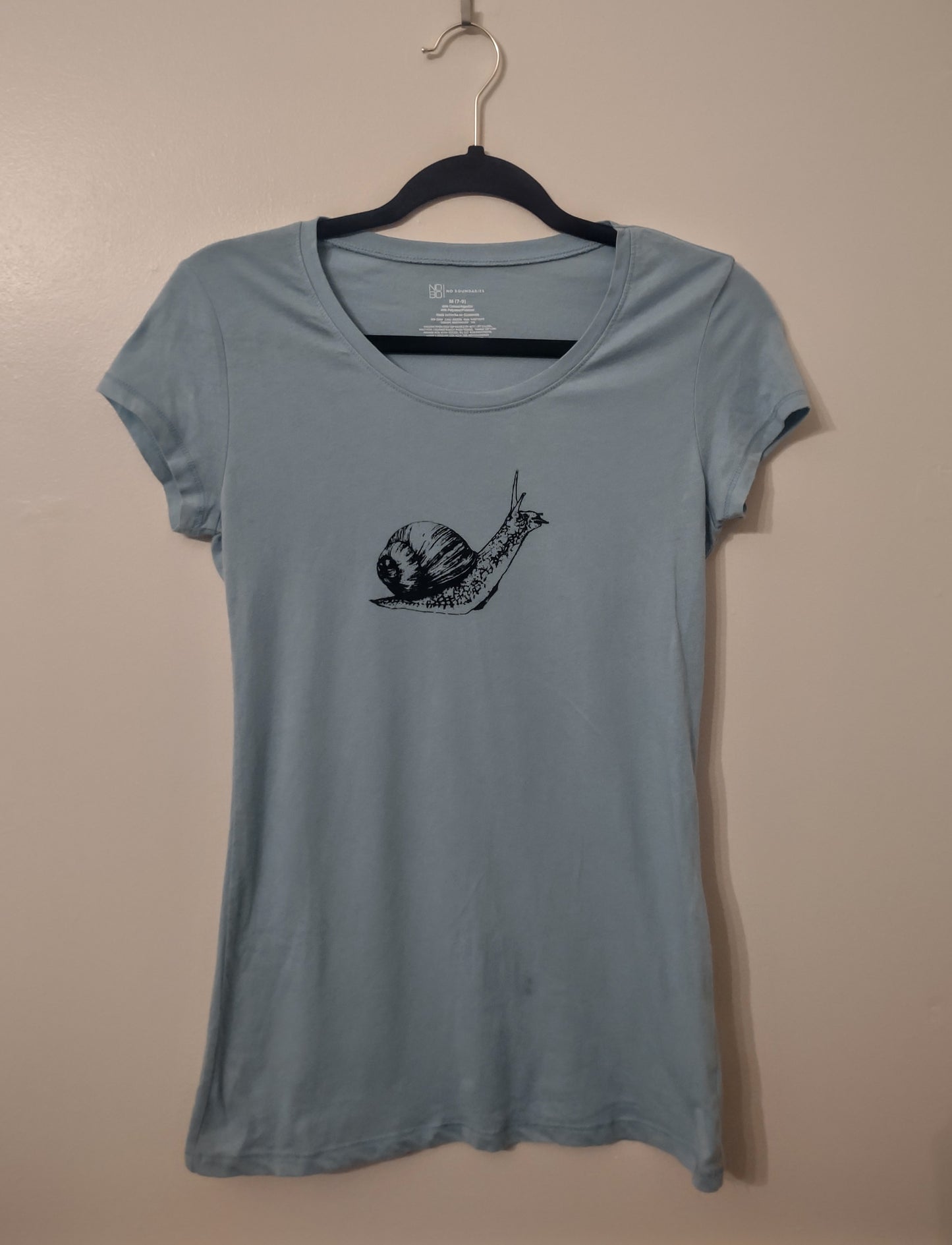 Womens medium snail shirt
